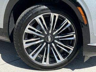 New 2026 Cadillac Vistiq Premium Luxury video 3