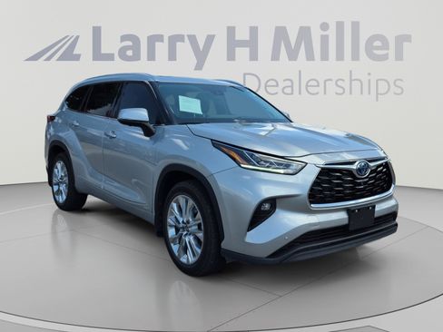Used 2023 Toyota Highlander Limited AWD/4WD image 7