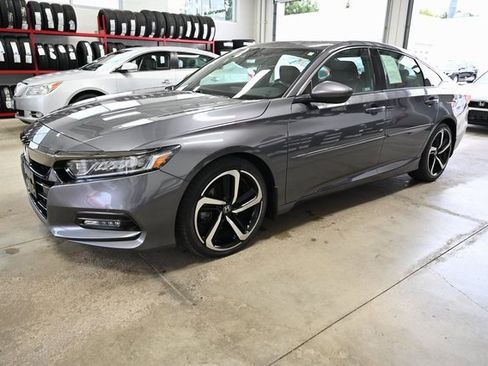 Used 2018 Honda Accord Sport image 7