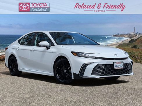 Used 2026 Toyota Camry SE FWD image 1