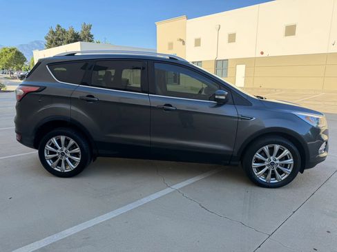 Used 2017 Ford Escape Titanium FWD image 4