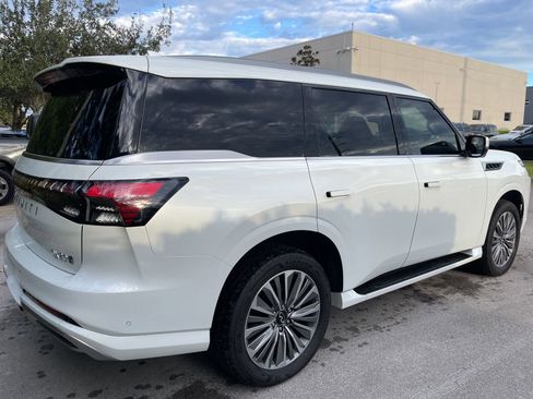 Used 2025 INFINITI QX80 Sensory image 5