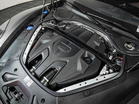 Used 2025 Porsche Panamera 4S image 12