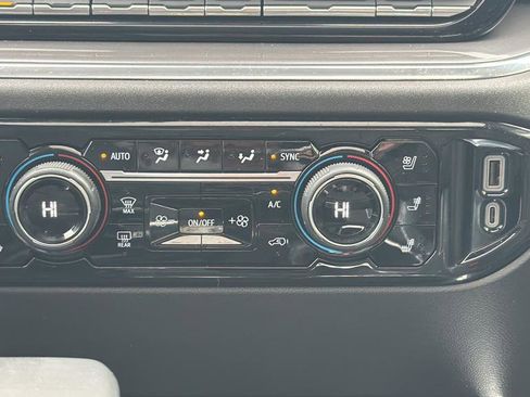 Certified 2023 Chevrolet Silverado 1500 High Country w/ High Country Premium Package AWD/4WD image 27