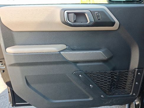 Used 2023 Ford Bronco Wildtrak image 12