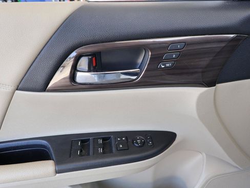 Used 2016 Honda Accord EX-L image 34