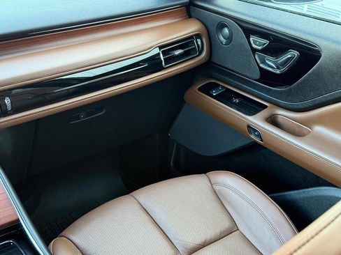 Used 2023 Lincoln Aviator Reserve w/ Class IV Trailer Tow Package image 15