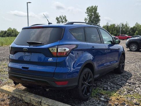 Used 2018 Ford Escape SE w/ SE Sport Appearance Package AWD/4WD image 3