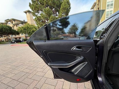 Used 2014 Mercedes-Benz CLA 250 image 41