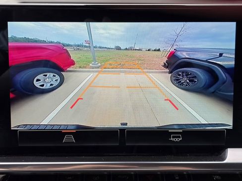 Used 2024 GMC Sierra 1500 SLT image 13