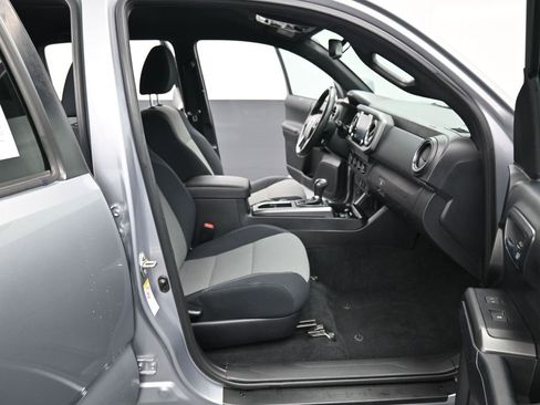 Certified 2020 Toyota Tacoma TRD Off-Road image 31