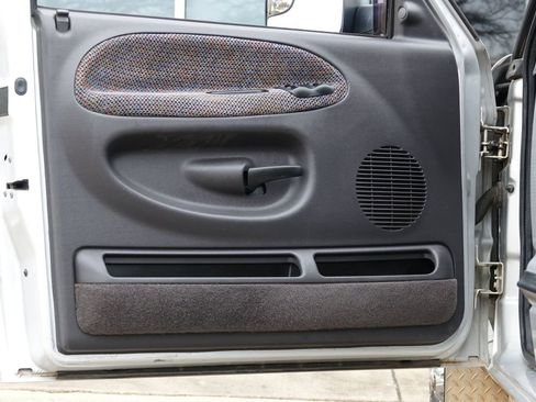 Used 2002 Dodge Ram 2500 Truck SLT image 36