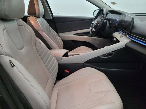 Used 2021 Hyundai Elantra Limited image 21