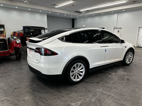 Used 2017 Tesla Model X 75D image 5
