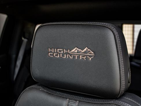 Used 2024 Chevrolet Silverado 1500 High Country w/ High Country Premium Package AWD/4WD image 9