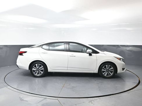 Used 2024 Nissan Versa SV FWD image 3