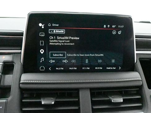 Used 2023 GMC Yukon XL SLT w/ SLT Premium Package AWD/4WD image 11