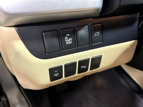 Used 2015 Toyota Highlander Limited image 15