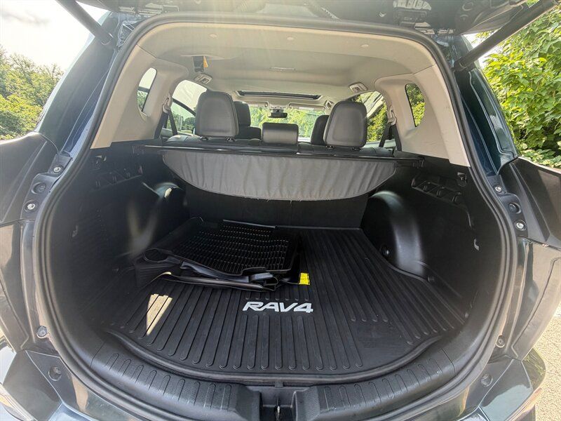 Used 2017 Toyota RAV4 Limited w/ Carpet Mat Package AWD/4WD image 9