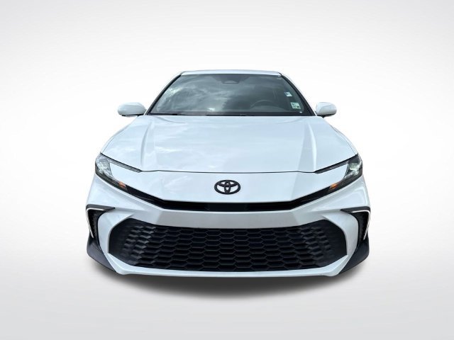 Used 2025 Toyota Camry SE FWD image 2