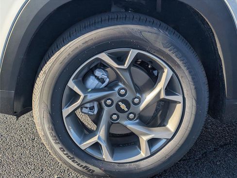 New 2026 Chevrolet Trax LT w/ Driver Confidence Package FWD image 9