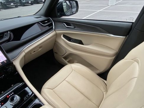 Used 2022 Jeep Grand Cherokee Limited 4xe w/ Luxury Tech Group II image 26