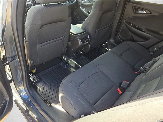 Used 2017 Chevrolet Malibu LT FWD image 19