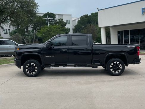 Used 2020 Chevrolet Silverado 2500 Custom w/ Custom Value Package AWD/4WD image 8