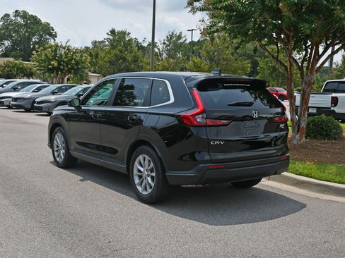 Certified 2025 Honda CR-V EX image 3