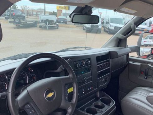 Used 2021 Chevrolet Express 4500 4500 Van w/ Power Convenience Package image 9