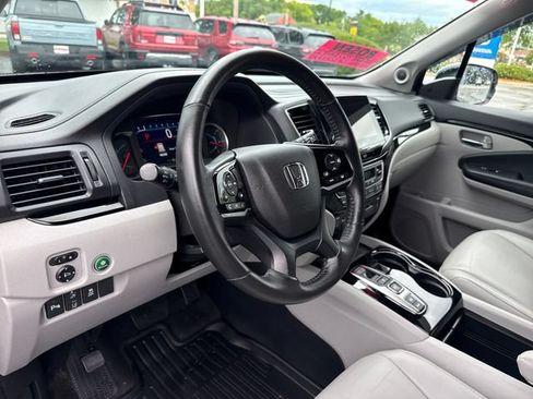 Used 2019 Honda Pilot Touring image 15