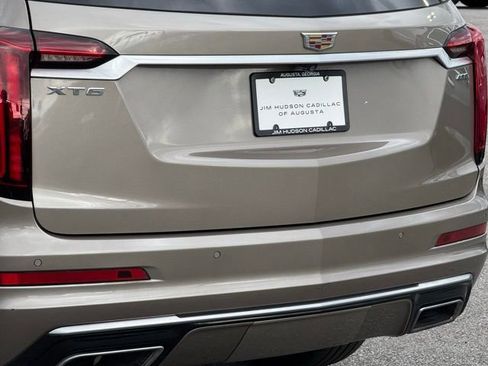 Certified 2023 Cadillac XT6 Premium Luxury image 8