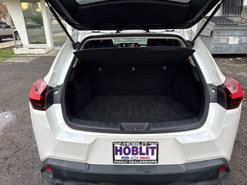 Used 2019 Lexus UX 200 image 23