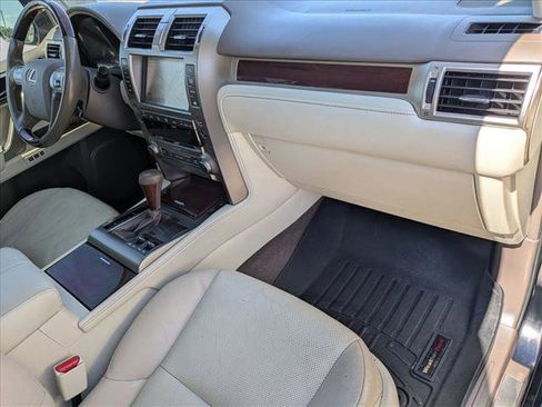 Used 2019 Lexus GX 460 image 23
