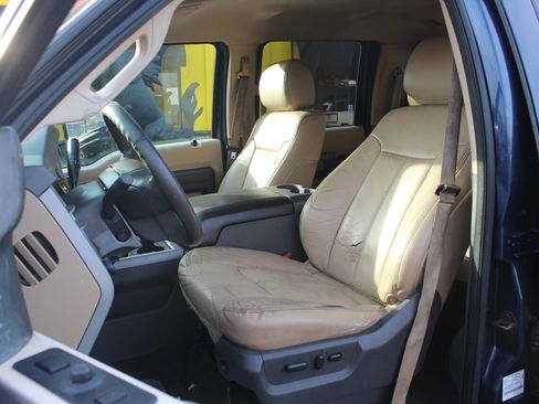 Used 2015 Ford F250 Lariat w/ Chrome Package image 10