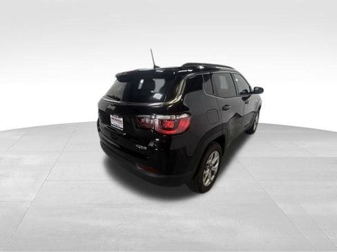 Certified 2025 Jeep Compass Latitude AWD/4WD image 8