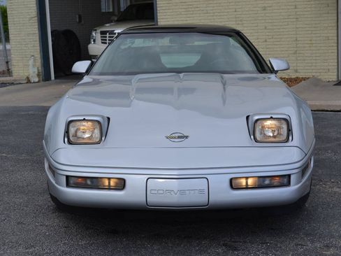 Used 1996 Chevrolet Corvette Coupe RWD image 4