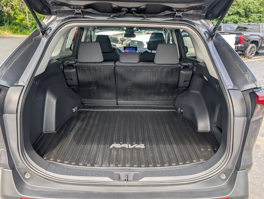 Certified 2024 Toyota RAV4 XLE AWD/4WD image 17