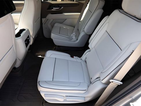 New 2026 GMC Yukon Denali w/ Denali Reserve Package image 23