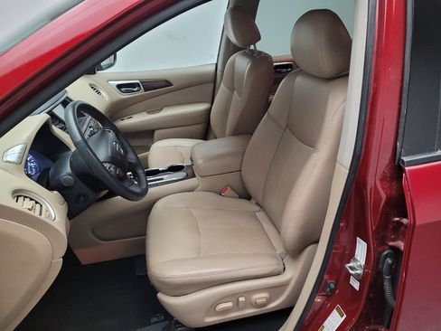 Used 2020 Nissan Pathfinder Platinum FWD image 17