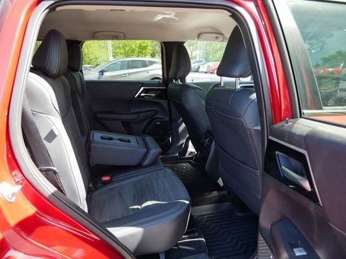 Used 2025 Mitsubishi Outlander SE AWD/4WD image 9