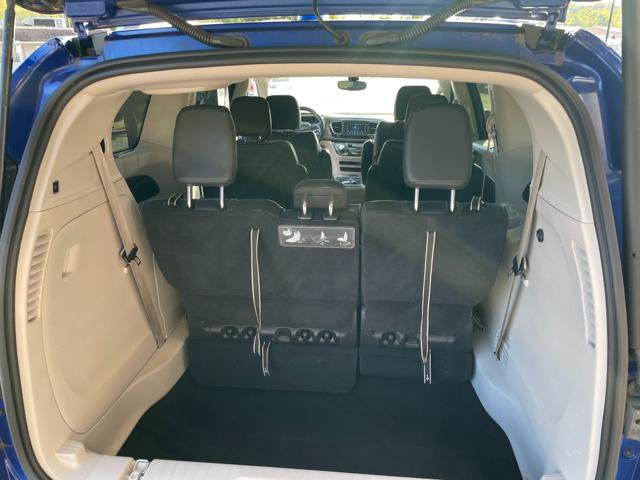 Used 2020 Chrysler Pacifica Touring-L FWD image 31