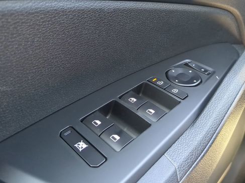 New 2026 Kia Sportage LX image 19