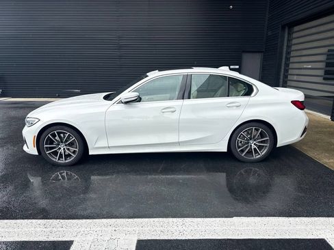 Used 2019 BMW 330i Sedan w/ Convenience Package RWD image 2