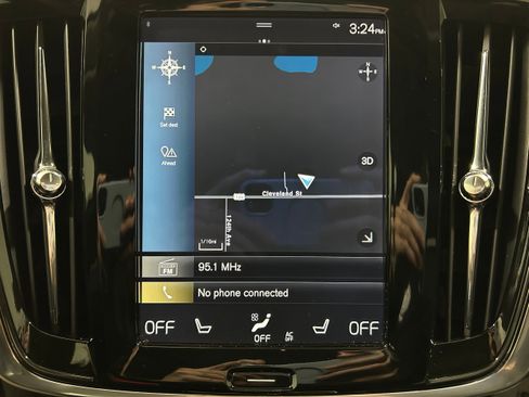 Used 2018 Volvo S90 T6 Inscription w/ Convenience Package image 4