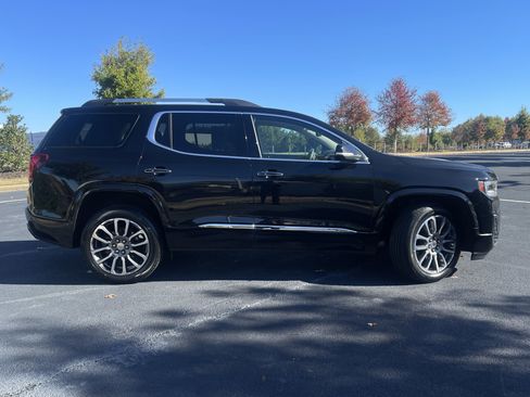 Used 2022 GMC Acadia Denali w/ Denali Ultimate Package image 10