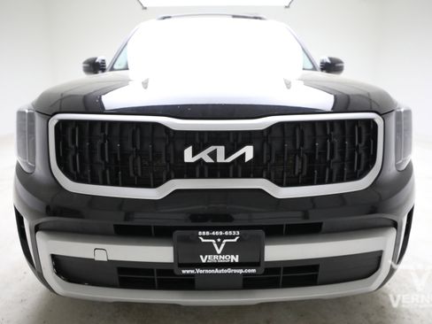 Used 2024 Kia Telluride EX w/ EX Captain's Chair Package FWD image 8