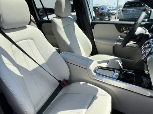 New 2026 Mercedes-Benz GLB 250 4MATIC image 19