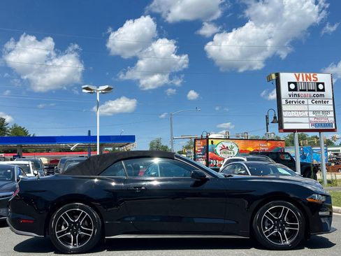 Used 2022 Ford Mustang Premium RWD image 8