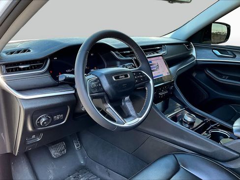 Used 2023 Jeep Grand Cherokee L Limited w/ Luxury Tech Group II RWD image 18